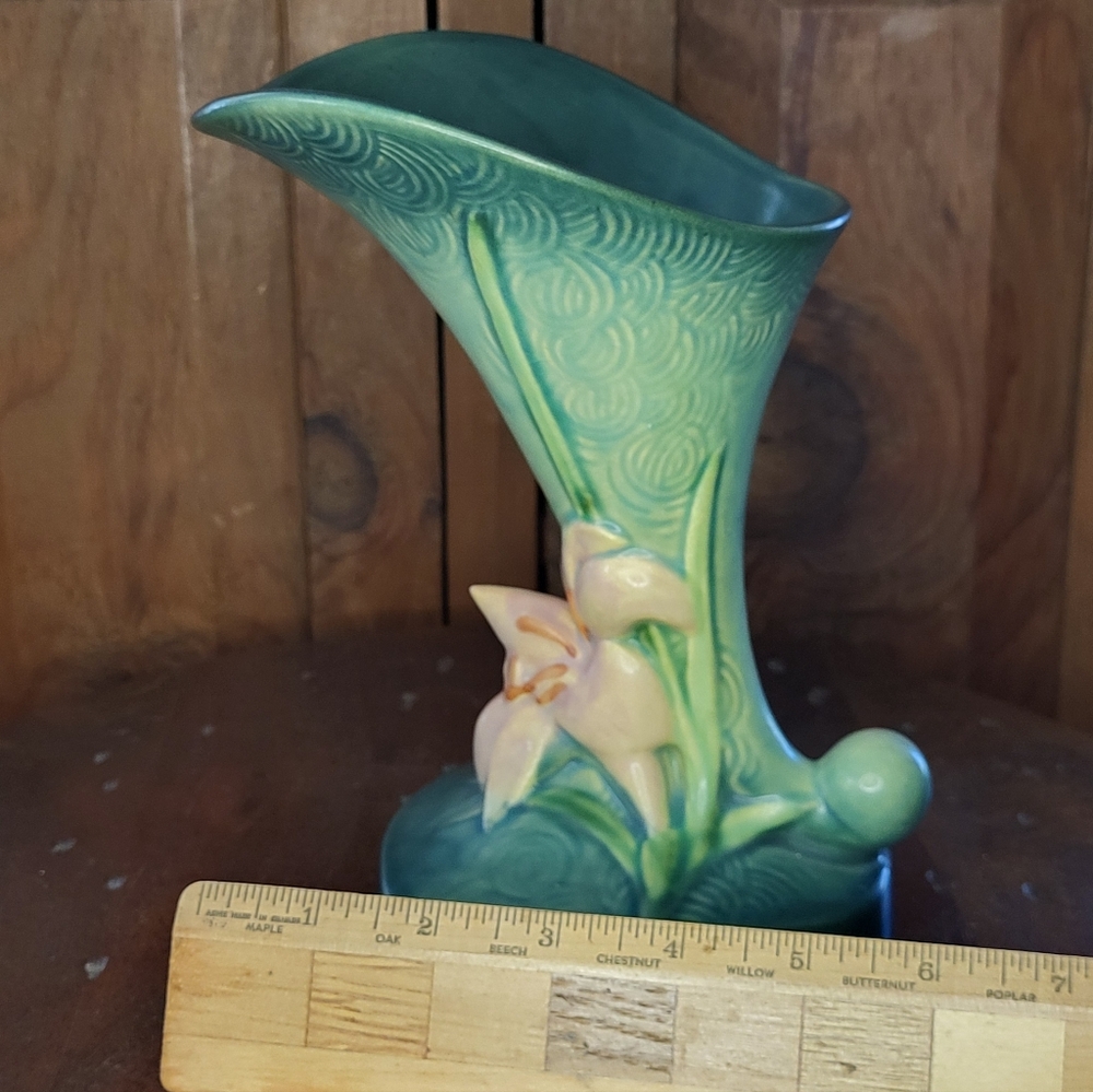 Roseville Zephyr Vase - Picture 14 of 17
